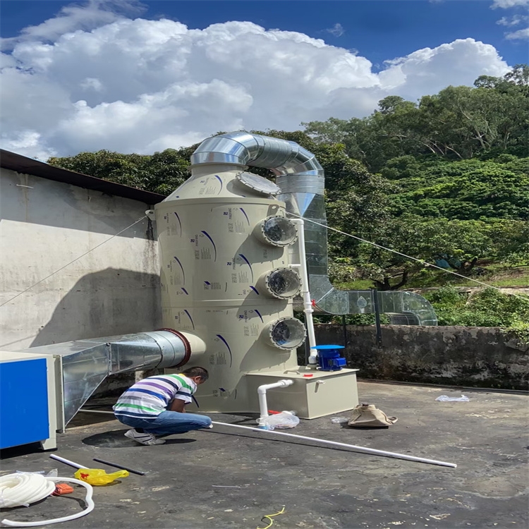 南湖環(huán)保設(shè)備工程公司承接桂園噴淋塔安裝黃貝廢氣排煙管道工程